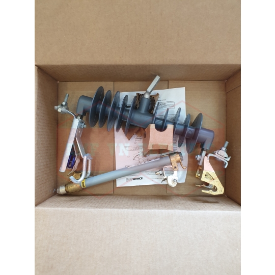 Cầu chì tự rơi FCO 27kV 100A Polymer dòng rò 600mm - Ab Chance Hubble